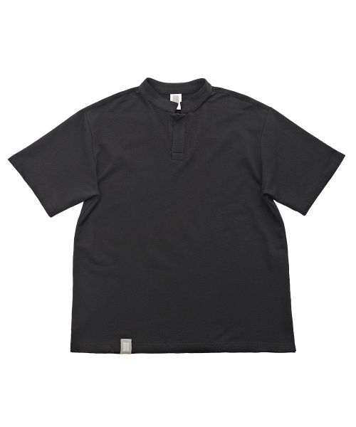 A NOTHING(アナッシング)の「S-C OPEN HENLEY-NECK 1/2 TEE (Black)(Tシャツ/カットソー・レディース・その他・SMALL/MEDIUM/LARGE)」の1枚目の写真
