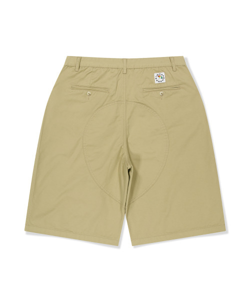 WKNDRS（ウィーキャンドース）の「AP CLASSIC CHINO SHORTS (BEIGE)（その他パンツ・レディース・その他・LARGE/MEDIUM/X-LARGE）」の2枚目の写真