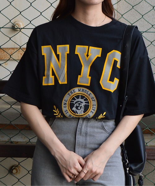 spiritoso(スピリトーゾ)の「NYC Tシャツ(Tシャツ/カットソー・レディース・グレイッシュベージュ/ブラック/ホワイト/グレー・FREE)」の5枚目の写真