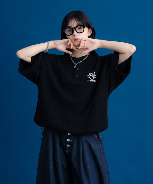 Remember.(リメンバー)の「ヘンリーネックサーマルドローコードTシャツ / Henley Neck Thermal Drawcord T-Shirt(Tシャツ/カットソー・メンズ・カモフラージュ/ブラック/ライトグリーン・MEDIUM/LARGE)」の5枚目の写真