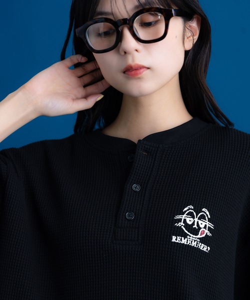 Remember.(リメンバー)の「ヘンリーネックサーマルドローコードTシャツ / Henley Neck Thermal Drawcord T-Shirt(Tシャツ/カットソー・メンズ・カモフラージュ/ブラック/ライトグリーン・MEDIUM/LARGE)」の12枚目の写真