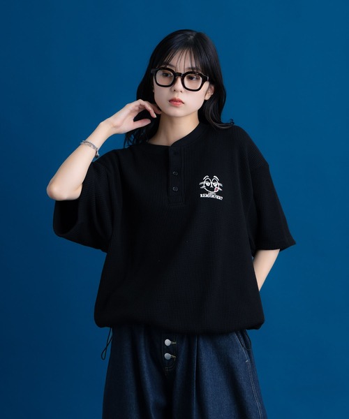 Remember.(リメンバー)の「ヘンリーネックサーマルドローコードTシャツ / Henley Neck Thermal Drawcord T-Shirt(Tシャツ/カットソー・メンズ・カモフラージュ/ブラック/ライトグリーン・MEDIUM/LARGE)」の8枚目の写真