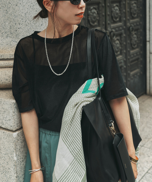 VERMEIL par iena(ヴェルメイユパーイエナ)の「ベロアメッシュプルオーバー(Tシャツ/カットソー・レディース・ブラック/ベージュ系その他・FREE)」の4枚目の写真