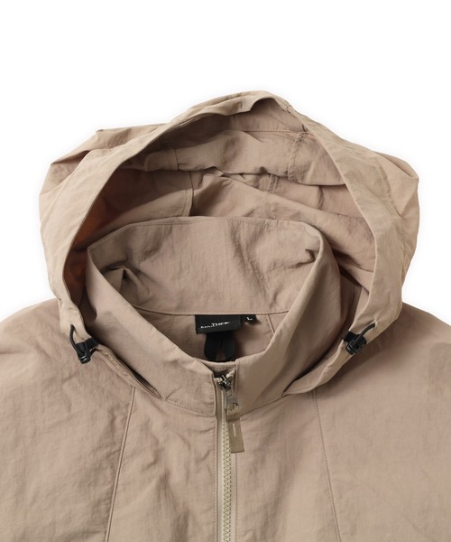THE NORTH FACE(ザノースフェイス)の「THE NORTH FACE VERSATILE BLOUSON / ザ・ノース・フェイス バーサ タイル ブルゾン(ナイロンジャケット・メンズ・ベージュ/ダークグレー・S/M/L/XL)」の11枚目の写真