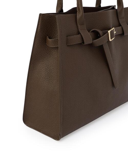 NATURAL BEAUTY BASIC(ナチュラルビューティーベーシック)の「〈A4収納可〉ベルテッドシュリンクトート(トートバッグ・レディース・ブラック/ブラウン・フリ-/-)」の7枚目の写真