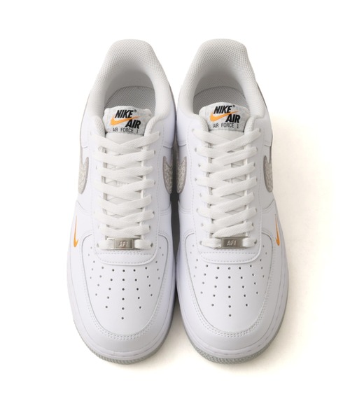 NIKE(ナイキ)の「NIKE AIR FORCE 1 '07 / ナイキ エア フォース 1 '07【SP】(スニーカー・メンズ・ホワイト・28.0cm/29.0cm/28.5cm/27.5cm/27.0cm/26.5cm/26.0cm/25.5cm)」の2枚目の写真