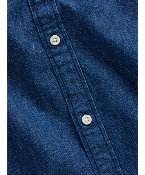 GAP(ギャップ)の「デニム リラックスフィット ストレートヘムシャツ(シャツ/ブラウス・メンズ・インディゴブルー・L/XL/XS/S/M)」の4枚目の写真