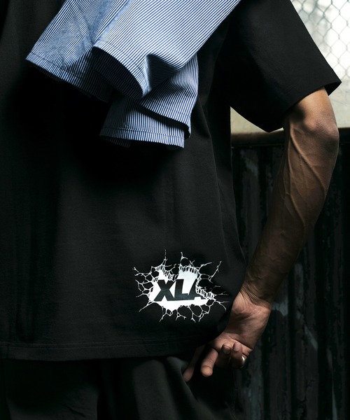 LIXTICK(リックスティック)の「XLARGE×LIXTICK CRACK WALL OG S/S TEE(Tシャツ/カットソー・メンズ・ブラック/グリーン/ホワイト・L/S/M/XL)」の19枚目の写真