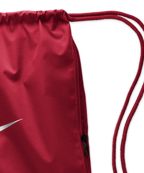 NIKE（ナイキ）の「ナイキ ブラジリア ドローコードバッグ (18L) / Nike Brasilia Drawstring Bag (18L) IB4409-608 Tough Red（バックパック/リュック・メンズ・レッド・ONE SIZE）」の4枚目の写真