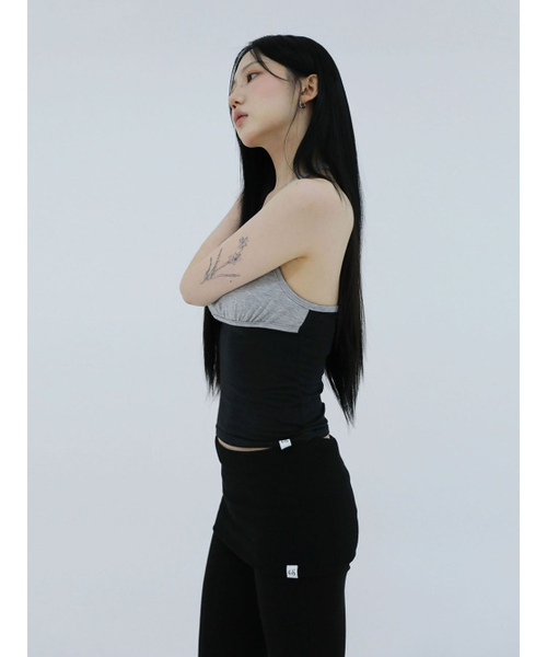 UGLY SHADOW(アグリーシャドウ)の「シャーリングコントラストタンクトップ(グレー)(Tシャツ/カットソー・レディース・その他・1/2)」の9枚目の写真
