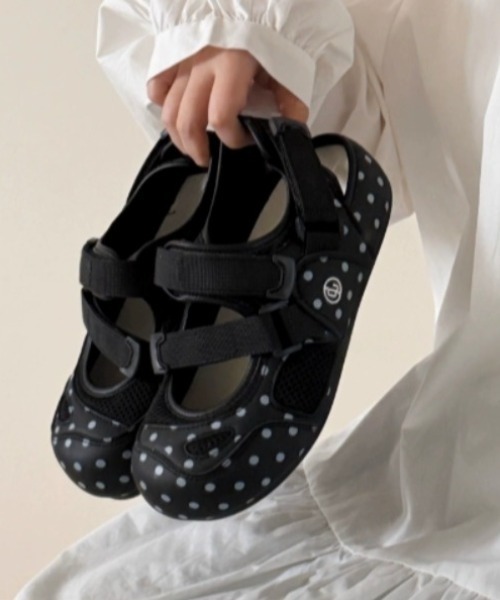 Vipoa(ヴィポア)の「Polka dots sneakers sandal(サンダル・レディース・ブラック/ホワイト/ホワイト×ブラック・SMALL/MEDIUM/LARGE)」の22枚目の写真