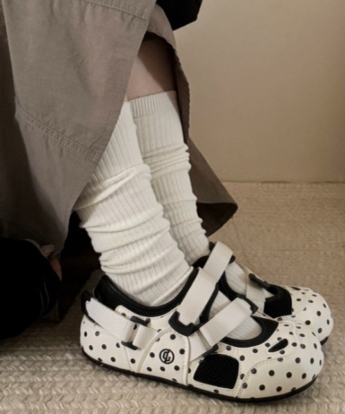 Vipoa(ヴィポア)の「Polka dots sneakers sandal(サンダル・レディース・ブラック/ホワイト/ホワイト×ブラック・SMALL/MEDIUM/LARGE)」の13枚目の写真