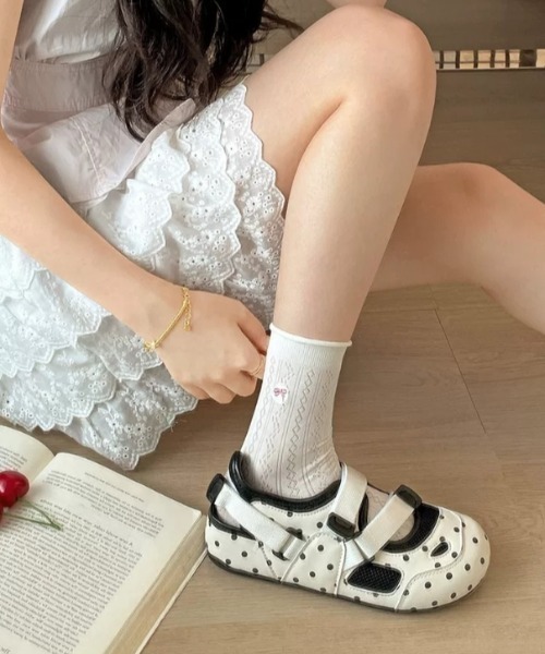 Vipoa(ヴィポア)の「Polka dots sneakers sandal(サンダル・レディース・ブラック/ホワイト/ホワイト×ブラック・SMALL/MEDIUM/LARGE)」の16枚目の写真