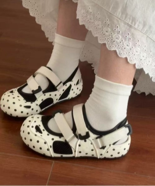 Vipoa(ヴィポア)の「Polka dots sneakers sandal(サンダル・レディース・ブラック/ホワイト/ホワイト×ブラック・SMALL/MEDIUM/LARGE)」の17枚目の写真