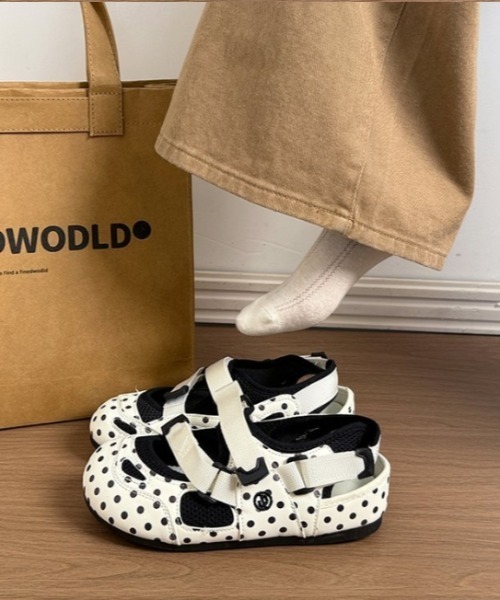 Vipoa(ヴィポア)の「Polka dots sneakers sandal(サンダル・レディース・ブラック/ホワイト/ホワイト×ブラック・SMALL/MEDIUM/LARGE)」の18枚目の写真