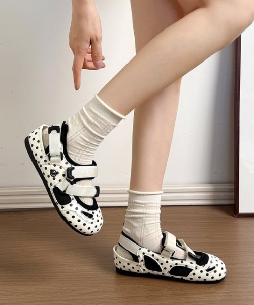 Vipoa(ヴィポア)の「Polka dots sneakers sandal(サンダル・レディース・ブラック/ホワイト/ホワイト×ブラック・SMALL/MEDIUM/LARGE)」の20枚目の写真