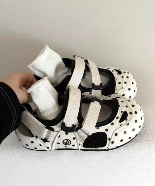 Vipoa(ヴィポア)の「Polka dots sneakers sandal(サンダル・レディース・ブラック/ホワイト/ホワイト×ブラック・SMALL/MEDIUM/LARGE)」の11枚目の写真