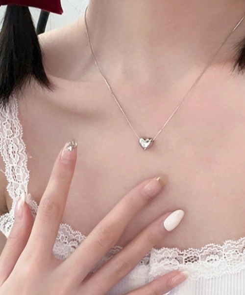 VIBGYOR(ヴィブジョー)の「【TUNE】ハートネックレス(ネックレス・レディース・シルバー・FREE)」の1枚目の写真