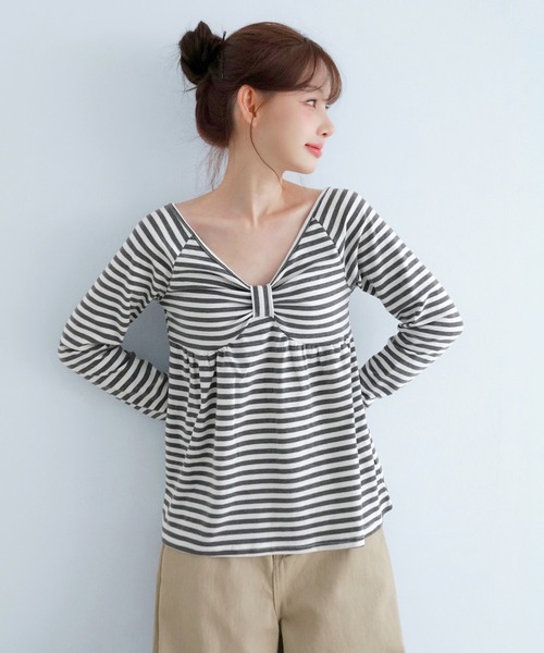 by muni:r（バイ ムニール）の「ストライプリボン ボートネックTシャツ/2026 AW COLLECTION（Tシャツ/カットソー・レディース・グレー/ブラック・FREE）」の2枚目の写真