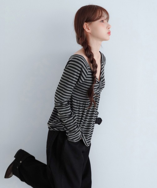 by muni:r（バイ ムニール）の「ストライプリボン ボートネックTシャツ/2026 AW COLLECTION（Tシャツ/カットソー・レディース・グレー/ブラック・FREE）」の8枚目の写真