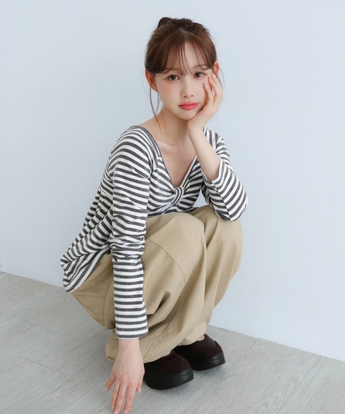by muni:r（バイ ムニール）の「ストライプリボン ボートネックTシャツ/2026 AW COLLECTION（Tシャツ/カットソー・レディース・グレー/ブラック・FREE）」の19枚目の写真