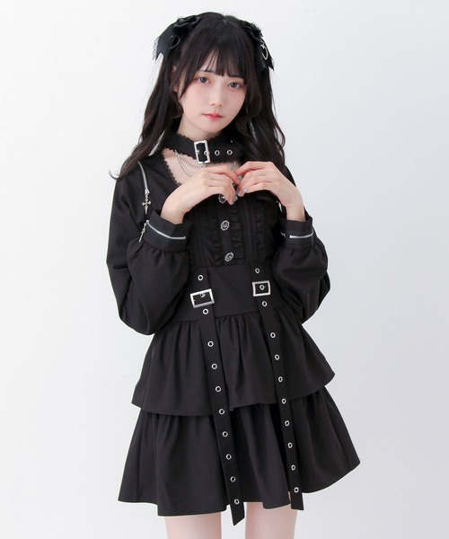 DearMyLove(ディアマイラブ)の「2wayチョーカー風クロスチェーンファスナー肩開きベルトティアードワンピース(ワンピース・レディース・ストライプ/ボルドー/ブラック・3L/LARGE/MEDIUM)」の2枚目の写真