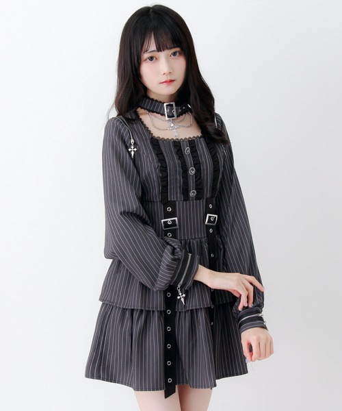 DearMyLove(ディアマイラブ)の「2wayチョーカー風クロスチェーンファスナー肩開きベルトティアードワンピース(ワンピース・レディース・ストライプ/ボルドー/ブラック・3L/LARGE/MEDIUM)」の9枚目の写真