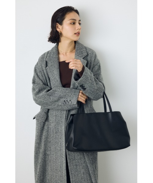 AZUL by moussy(アズールバイマウジー)の「フェイクレザー3ポケットトート 大容量 荷物多い マザーズバッグ ママバッグ 通勤バッグ A4◎ ノートパソコン◎【着用画像あり】(トートバッグ・レディース・ブラック/グレイッシュベージュ・FREE)」の3枚目の写真
