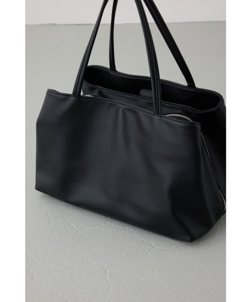 AZUL by moussy(アズールバイマウジー)の「フェイクレザー3ポケットトート 大容量 荷物多い マザーズバッグ ママバッグ 通勤バッグ A4◎ ノートパソコン◎【着用画像あり】(トートバッグ・レディース・ブラック/グレイッシュベージュ・FREE)」の10枚目の写真