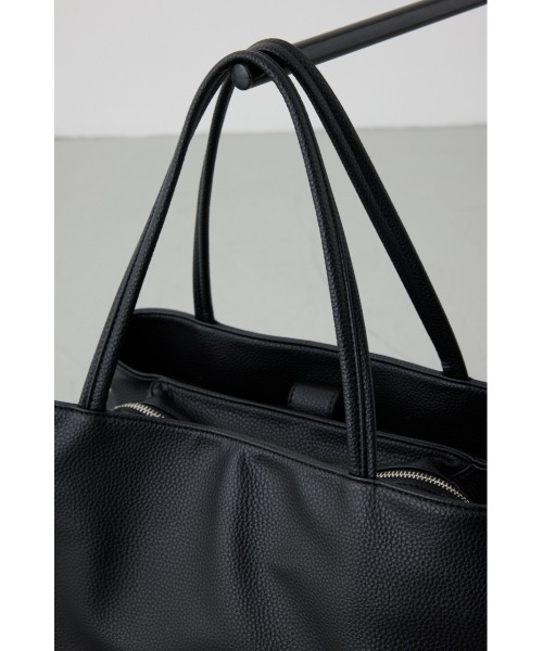 AZUL by moussy(アズールバイマウジー)の「フェイクレザー3ポケットトート 大容量 荷物多い マザーズバッグ ママバッグ 通勤バッグ A4◎ ノートパソコン◎【着用画像あり】(トートバッグ・レディース・ブラック/グレイッシュベージュ・FREE)」の13枚目の写真
