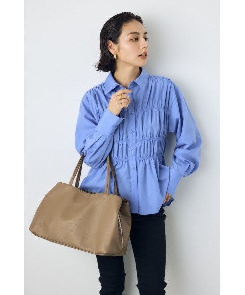 AZUL by moussy(アズールバイマウジー)の「フェイクレザー3ポケットトート 大容量 荷物多い マザーズバッグ ママバッグ 通勤バッグ A4◎ ノートパソコン◎【着用画像あり】(トートバッグ・レディース・ブラック/グレイッシュベージュ・FREE)」の17枚目の写真