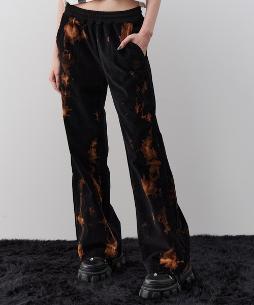 AIVER(アイバー)の「AIVER ブリーチベロアフレアパンツ(スウェットパンツ・メンズ・スモークグレー/ブラック・LARGE/MEDIUM/SMALL)」の1枚目の写真