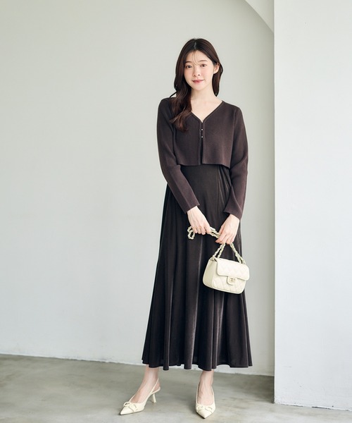 12Twelve Agenda(トゥエルブ アジェンダ)の「Vネッククロップドリブニットカーディガン(カーディガン/ボレロ・レディース・ブラック/ブラウン/ダークブラウン/ネイビー・M)」の11枚目の写真