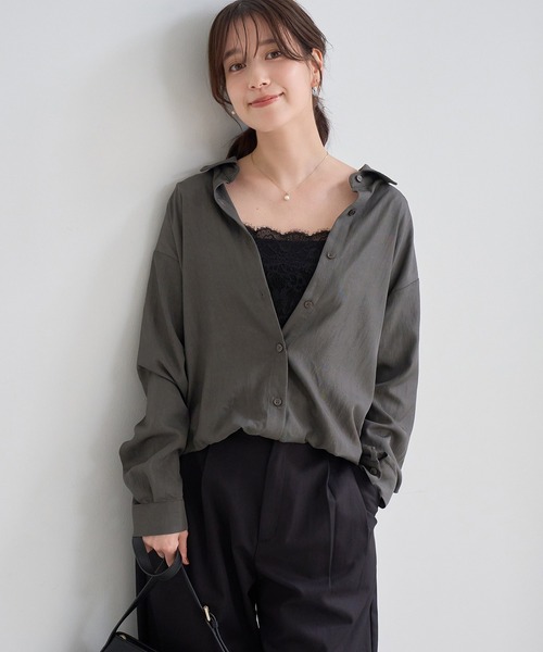 ROPE' PICNIC(ロペピクニック)の「フィブリル加工レイヤードシャツ/インナーキャミソール付き(シャツ/ブラウス・レディース・チャコールグレー/オフホワイト・FREE)」の7枚目の写真