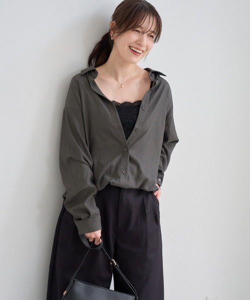 ROPE' PICNIC(ロペピクニック)の「フィブリル加工レイヤードシャツ/インナーキャミソール付き(シャツ/ブラウス・レディース・チャコールグレー/オフホワイト・FREE)」の6枚目の写真
