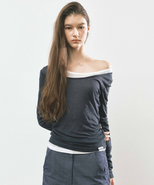 NICK&NICOLE(ニックアンドニコール)の「レイヤードボートネックトップ チャコール(Tシャツ/カットソー・レディース・チャコール・FREE)」の2枚目の写真