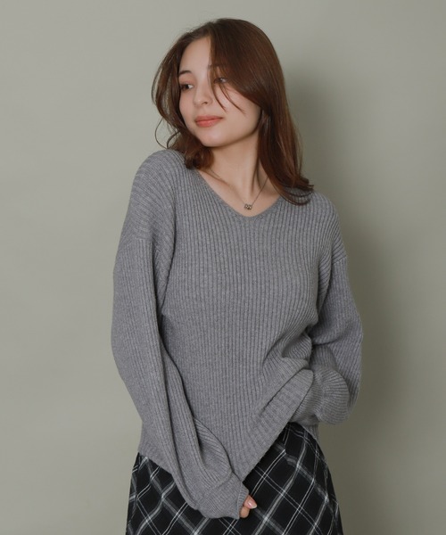 libelle more（リベル モア）の「バルーンスリーブVネックリブニット（ニット/セーター・レディース・杢グレー/ブラック/オフホワイト/ブルー/ピンク・L/M）」の4枚目の写真