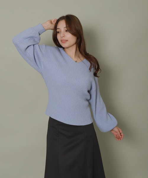 libelle more（リベル モア）の「バルーンスリーブVネックリブニット（ニット/セーター・レディース・杢グレー/ブラック/オフホワイト/ブルー/ピンク・L/M）」の21枚目の写真