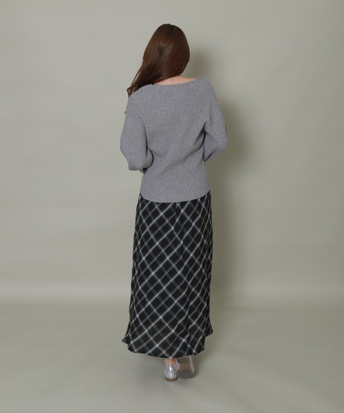 libelle more（リベル モア）の「バルーンスリーブVネックリブニット（ニット/セーター・レディース・杢グレー/ブラック/オフホワイト/ブルー/ピンク・L/M）」の13枚目の写真