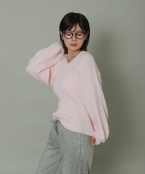 libelle more（リベル モア）の「バルーンスリーブVネックリブニット（ニット/セーター・レディース・杢グレー/ブラック/オフホワイト/ブルー/ピンク・L/M）」の7枚目の写真