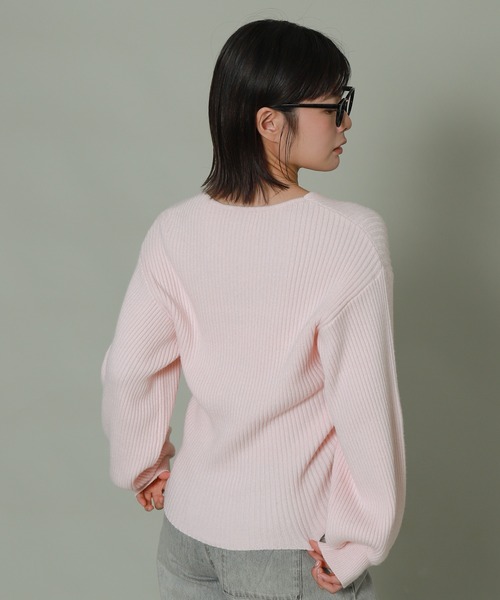 libelle more（リベル モア）の「バルーンスリーブVネックリブニット（ニット/セーター・レディース・杢グレー/ブラック/オフホワイト/ブルー/ピンク・L/M）」の9枚目の写真