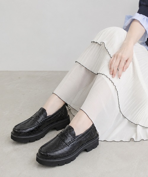 London Shoe Make(ロンドンシューメイク)の「ペイズリーエンボス レザー コイン ローファー / London Shoe Make Oxford and Derby 9917(ローファー・レディース・ブラック・UK6/UK5.5/UK5/UK4.5/UK6.5)」の8枚目の写真