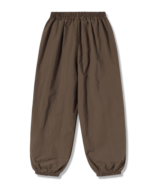 PIANER KIDS(ピアネールキッズ)の「ナイロンパイピングジョガーパンツ(ブラウン)(スウェットパンツ・レディース・ブラウン・M(130-140cm)/L(140-150cm)/S(120-130cm)/XL(150-160㎝))」の6枚目の写真