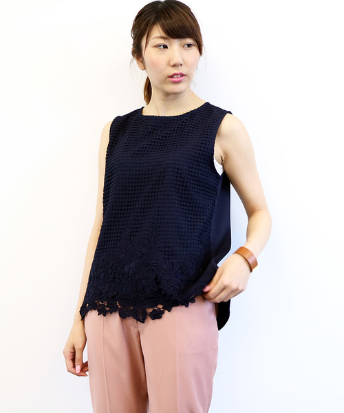N.(N. Natural Beauty Basic)(エヌエヌナチュラルビューティーベーシック)の「フラワーレーススカラップブラウス(シャツ/ブラウス・レディース・ホワイト/ネイビー/オレンジ・MEDIUM)」の3枚目の写真