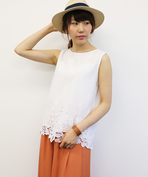 N.(N. Natural Beauty Basic)(エヌエヌナチュラルビューティーベーシック)の「フラワーレーススカラップブラウス(シャツ/ブラウス・レディース・ホワイト/ネイビー/オレンジ・MEDIUM)」の2枚目の写真