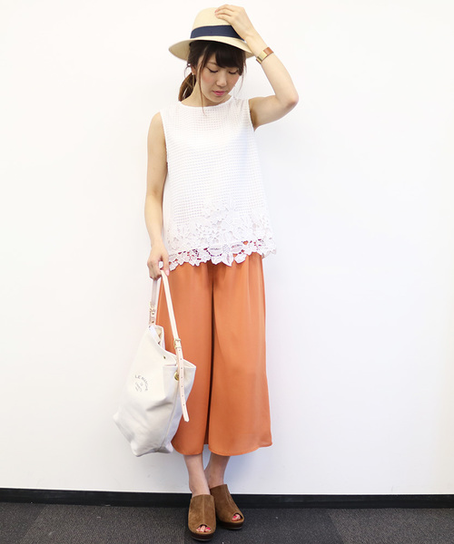 N.(N. Natural Beauty Basic)(エヌエヌナチュラルビューティーベーシック)の「フラワーレーススカラップブラウス(シャツ/ブラウス・レディース・ホワイト/ネイビー/オレンジ・MEDIUM)」の5枚目の写真