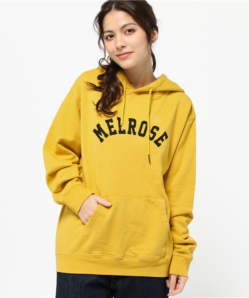 Denime（ドゥニーム）の「プリントスウェットプルオーバーパーカー MELROSE（パーカー・レディース・ホワイト/ネイビー/イエロー・FREE）」の3枚目の写真