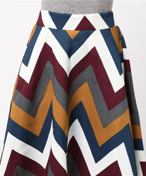 SpRay(スプレイ)の「幾何学フレアスカート(スカート・レディース・ワイン/オレンジ・FREE)」の6枚目の写真