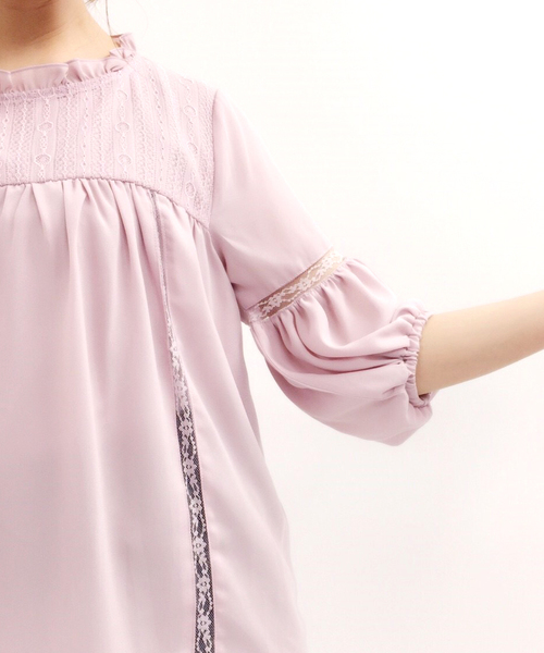 archives（アルシーヴ）の「レース切り替えボリューム袖ブラウス（シャツ/ブラウス・レディース・ブラック/オフホワイト/ラベンダー・MEDIUM）」の7枚目の写真