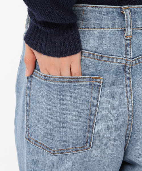 LAKOLE（ラコレ）の「マムフィットハイライズUSEDウォッシュデニム / LAKOLE（デニムパンツ・レディース・ライトブルー・23inch/24inch/25inch）」の9枚目の写真
